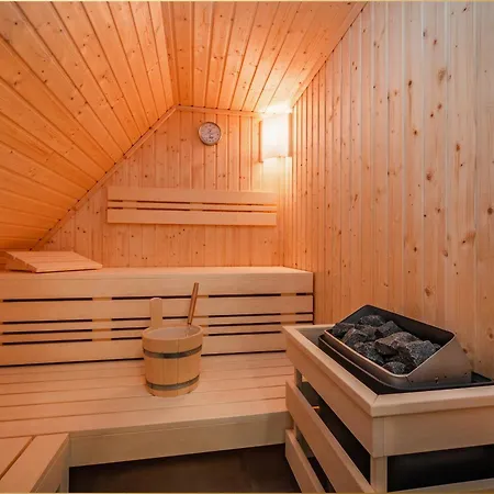 Fischerdorf Im Kiefernwaeldchen *