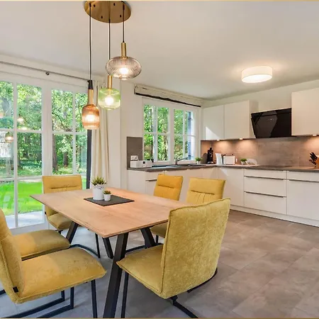 Fischerdorf Im Kiefernwaeldchen