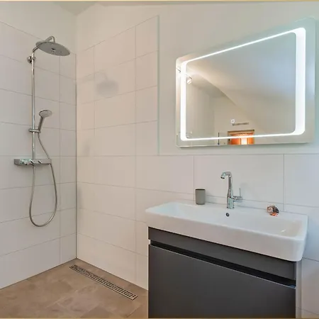 Fischerdorf Im Kiefernwaeldchen *