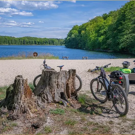 Fischerdorf Im Kiefernwaeldchen 別荘 Zirchow